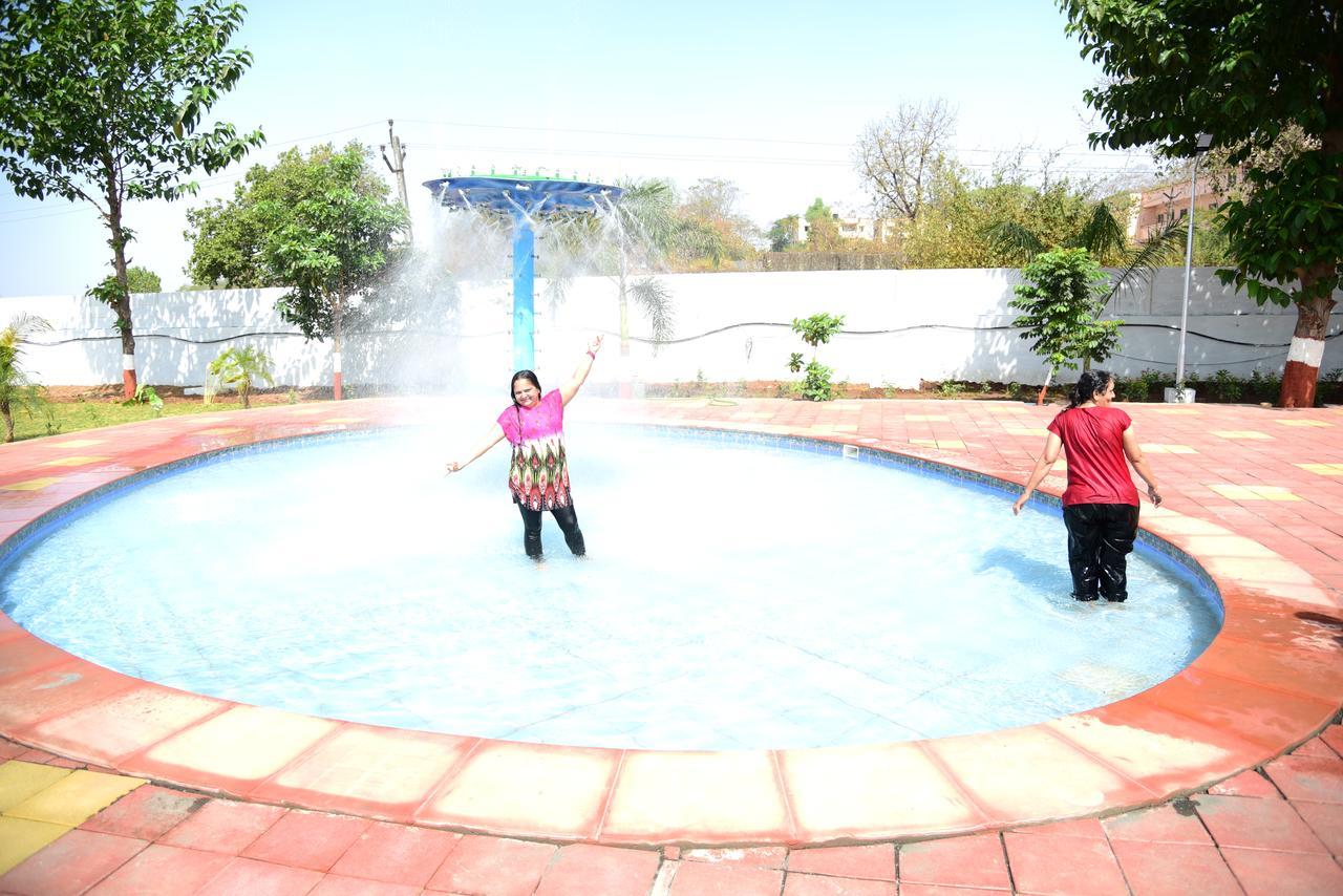 River Touch Resort Silvassa Exterior foto